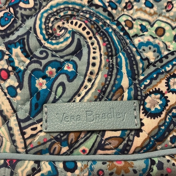 Vera Bradley crossbody lt.blue, teal, navy, pink - Picture 2 of 5